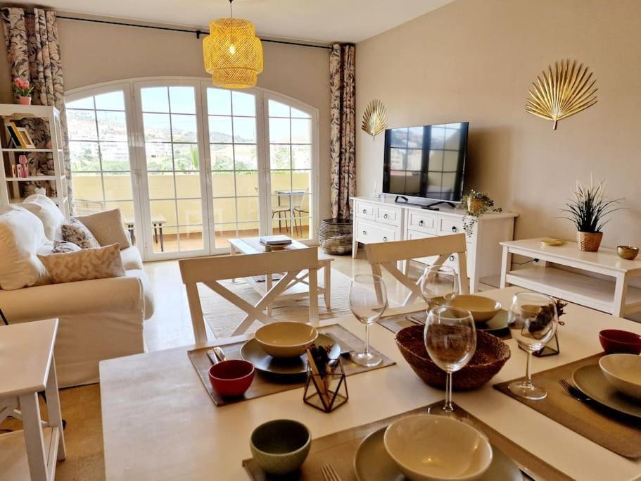 Royal Golf View: 2Br, Pools & Ac Apartment Sitio de Calahonda Ngoại thất bức ảnh