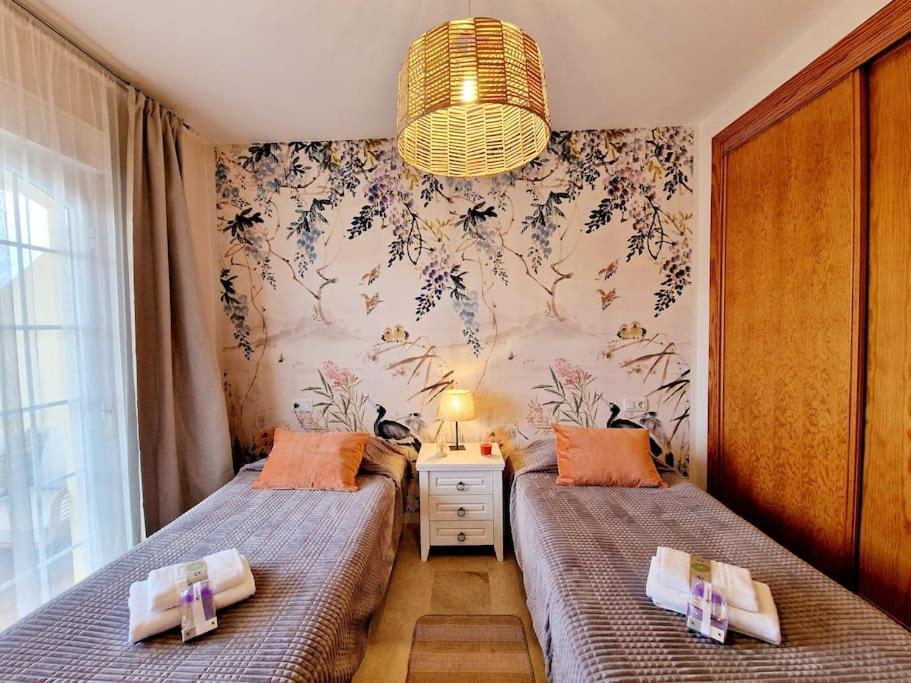 Royal Golf View: 2Br, Pools & Ac Apartment Sitio de Calahonda Ngoại thất bức ảnh