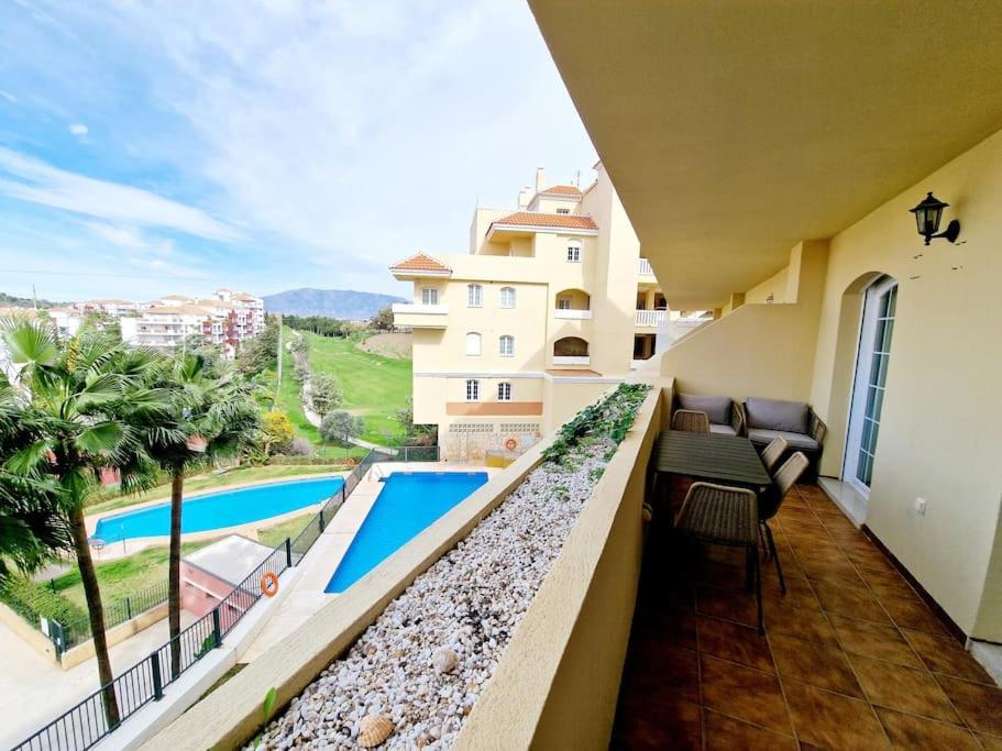 Royal Golf View: 2Br, Pools & Ac Apartment Sitio de Calahonda Ngoại thất bức ảnh