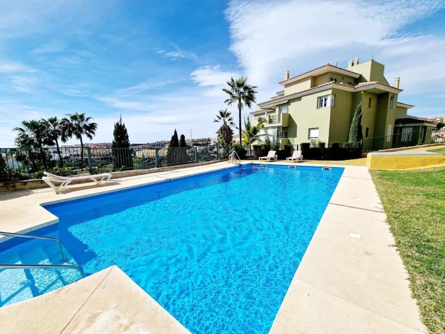 Royal Golf View: 2Br, Pools & Ac Apartment Sitio de Calahonda Ngoại thất bức ảnh