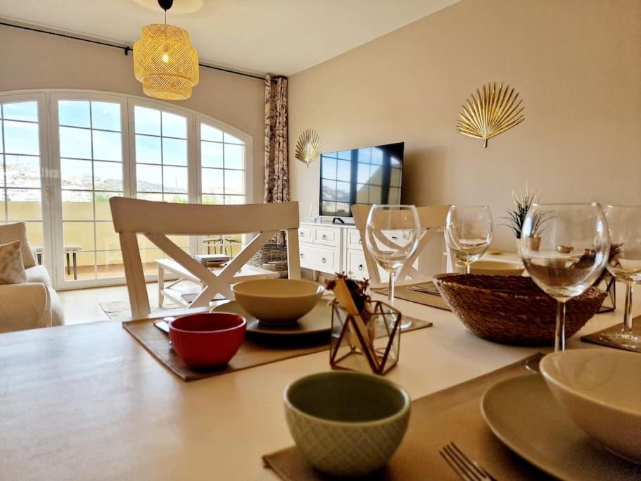 Royal Golf View: 2Br, Pools & Ac Apartment Sitio de Calahonda Ngoại thất bức ảnh