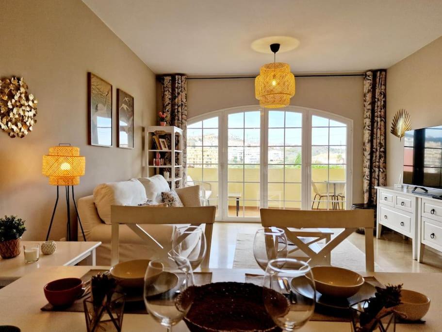 Royal Golf View: 2Br, Pools & Ac Apartment Sitio de Calahonda Ngoại thất bức ảnh