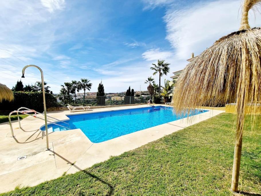Royal Golf View: 2Br, Pools & Ac Apartment Sitio de Calahonda Ngoại thất bức ảnh