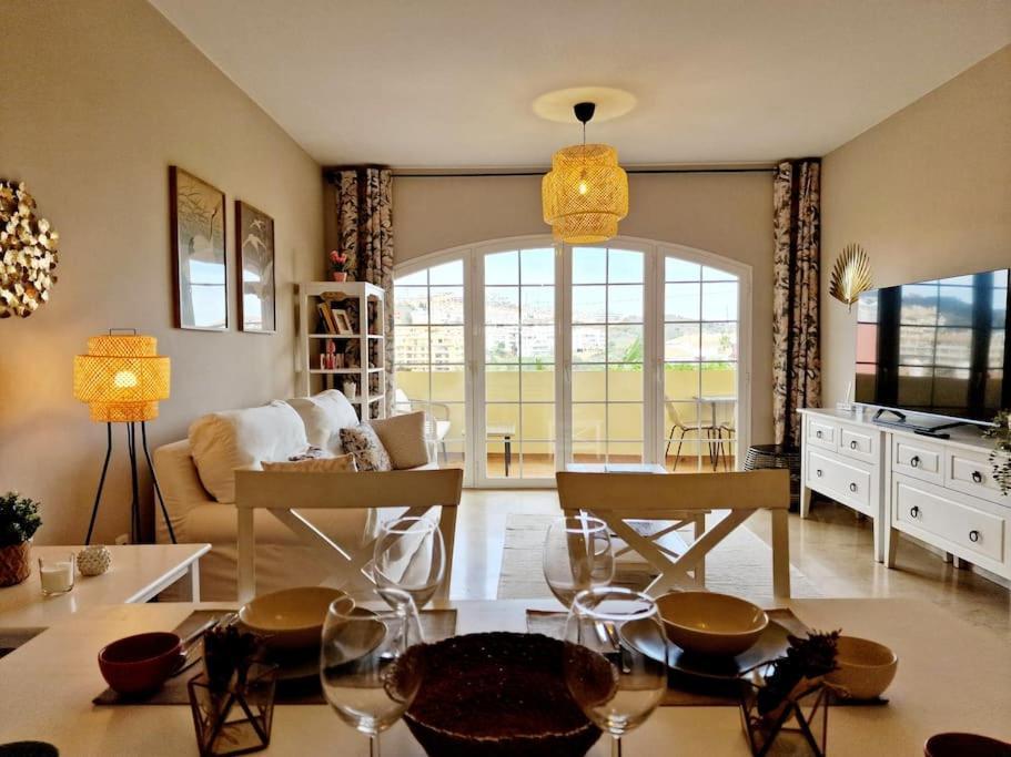 Royal Golf View: 2Br, Pools & Ac Apartment Sitio de Calahonda Ngoại thất bức ảnh