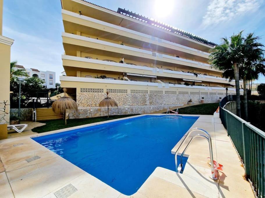 Royal Golf View: 2Br, Pools & Ac Apartment Sitio de Calahonda Ngoại thất bức ảnh