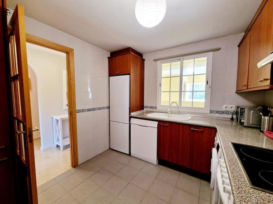 Royal Golf View: 2Br, Pools & Ac Apartment Sitio de Calahonda Ngoại thất bức ảnh