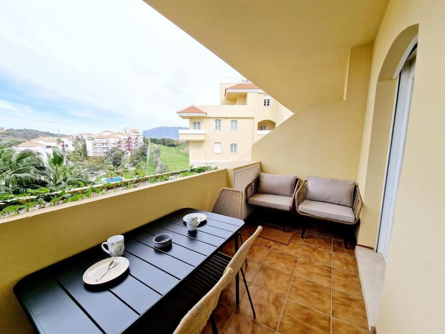 Royal Golf View: 2Br, Pools & Ac Apartment Sitio de Calahonda Ngoại thất bức ảnh