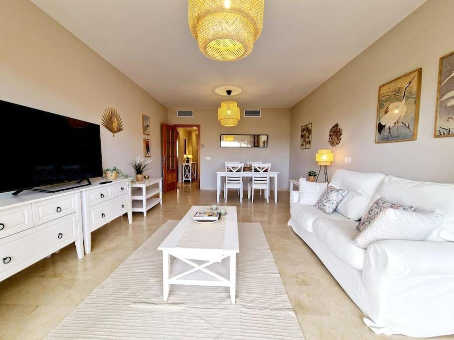 Royal Golf View: 2Br, Pools & Ac Apartment Sitio de Calahonda Ngoại thất bức ảnh