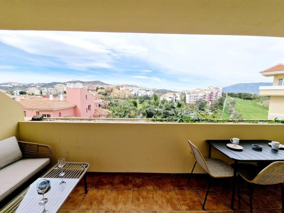 Royal Golf View: 2Br, Pools & Ac Apartment Sitio de Calahonda Ngoại thất bức ảnh