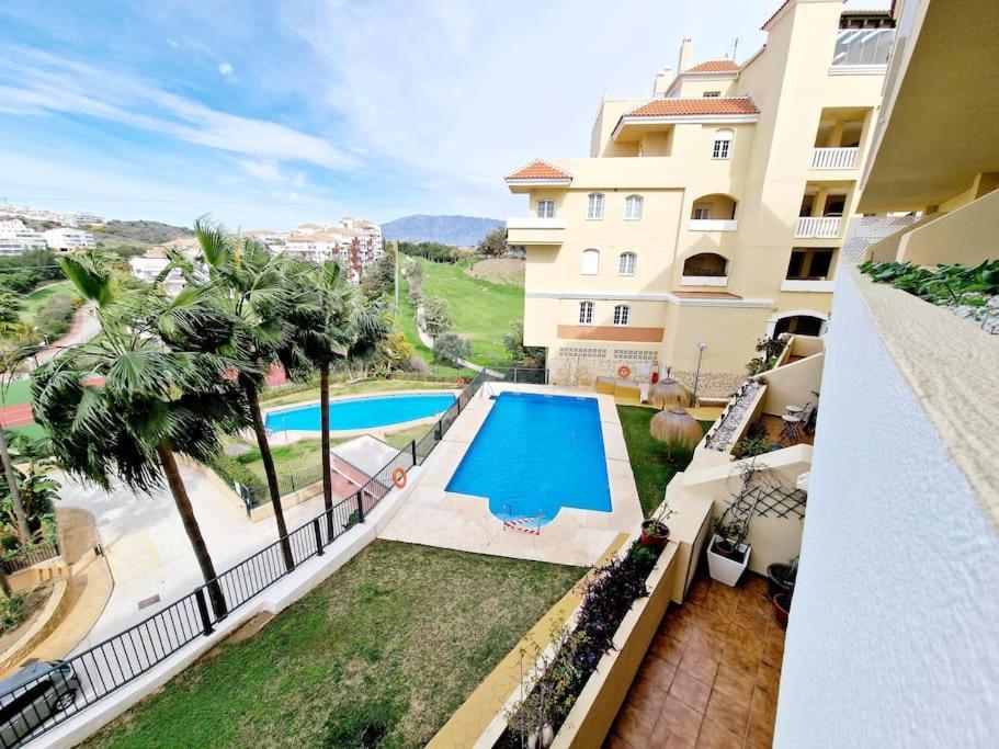 Royal Golf View: 2Br, Pools & Ac Apartment Sitio de Calahonda Ngoại thất bức ảnh