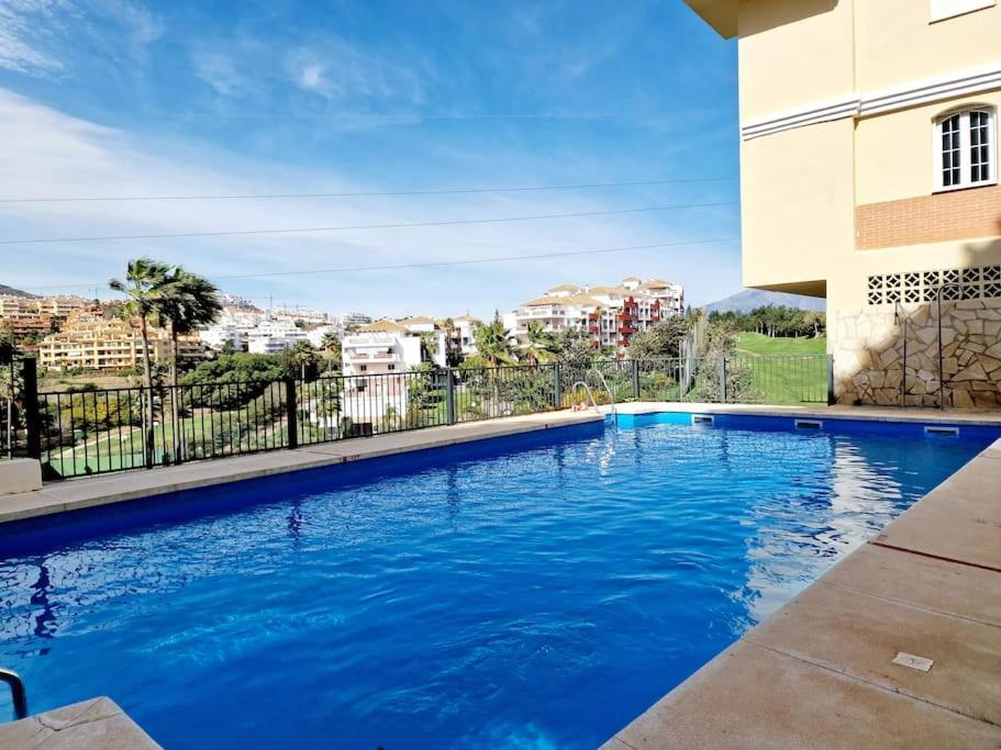 Royal Golf View: 2Br, Pools & Ac Apartment Sitio de Calahonda Ngoại thất bức ảnh